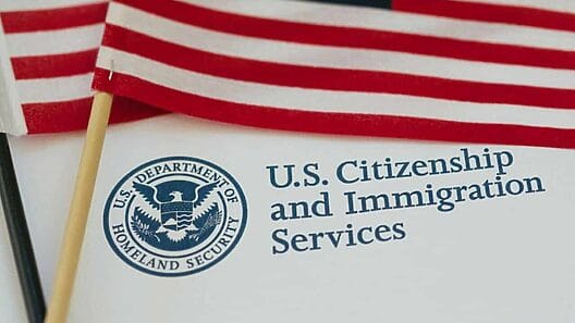 Nuevos aumentos en los precios de los trámites de USCIS a partir de este año