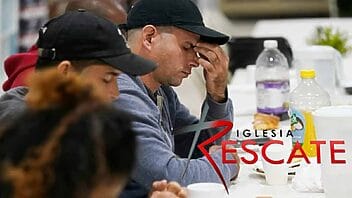 Migrantes cubanos reciben ayuda de una iglesia de Hialeah para encontrar empleo