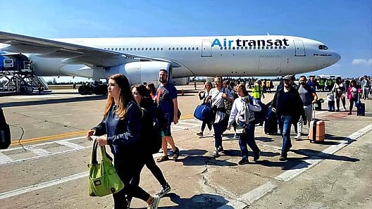 Air Transat pierde 79 millones de dólares en el segundo trimestre por el alza del combustible y la suspensión de vuelos a Cuba