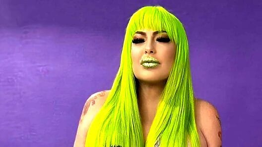 La Diosa posa en Miami tras cirugía estética