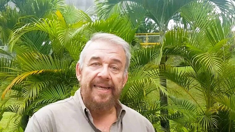 Así no “Vale la pena”: dejan sin “libreta” al psicólogo Manuel Calviño