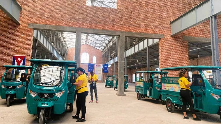 Triciclos eléctricos de Taxis Cuba inauguran dos nuevas rutas en La Habana
