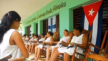 Embarazadas en Cuba recibirán “huevos de codorniz y mermelada de mango” para “mejorar” nutrición