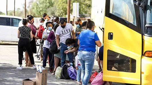 ¿Migrante y sin papeles en Florida? Esta medida te afectará
