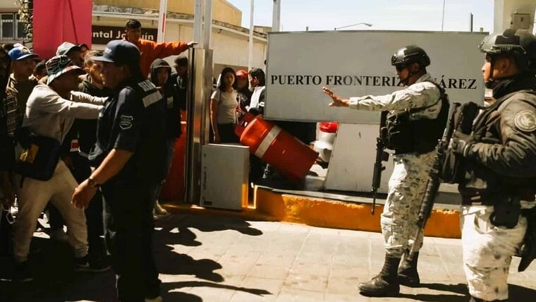 Cientos de migrantes, incluidos cubanos, intentaron forzar entrada ilegal a EE.UU por la frontera sur
