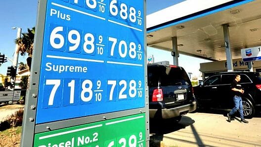 California busca erradicar los abusivos precios de la gasolina