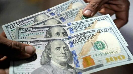 Subiendo, así está hoy el precio del dólar en Cuba