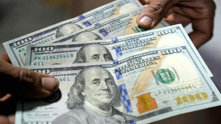 Subiendo, así está hoy el precio del dólar en Cuba
