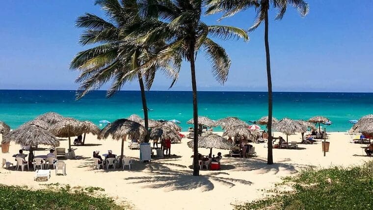 Cuba cerrará algunos hoteles ante “insuficiente recuperación” de su Turismo