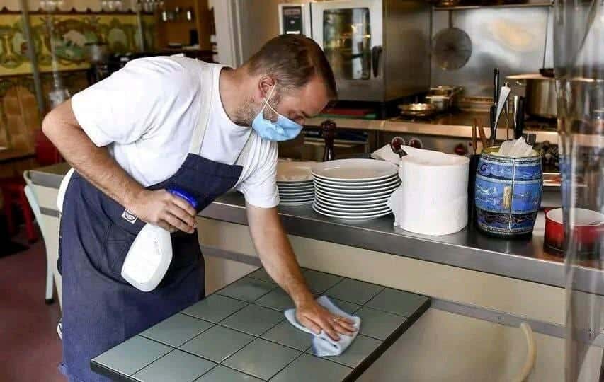 ¿Trabajar en Miami sin papeles? Fíjate en estas opciones laborales