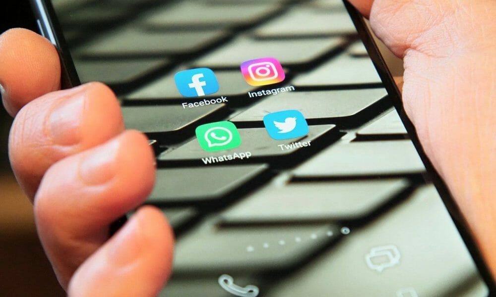 WhatsApp will delete your account if you use these applications