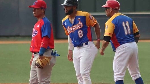 Desmantelan equipos de la Serie Nacional de Béisbol y Cuba ya perdió primer partido en Juegos del Alba