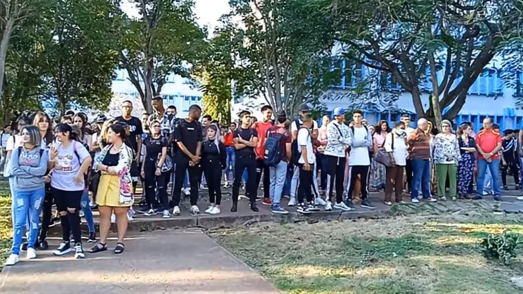 Universidades cubanas reajustan la docencia ante escasez de combustible