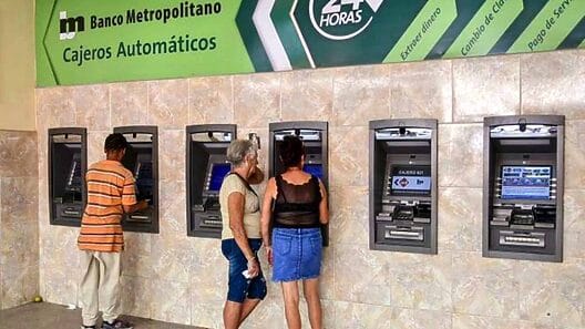 Clientes de BPA y BANDEC podrán retirar efectivo en Banco Metropolitano pagando comisión