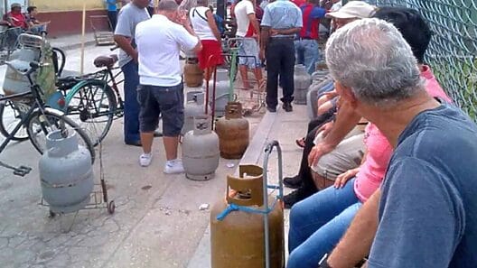 Ya se distribuye gas licuado en Cuba luego de la llegada del esperado buque