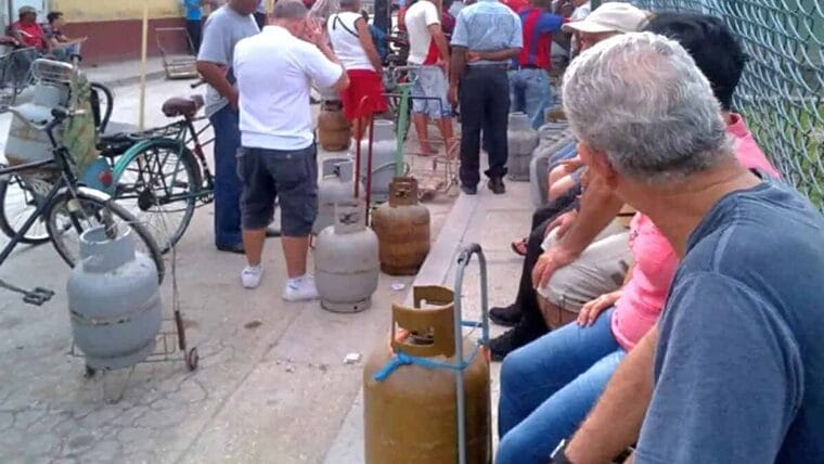 Ya se distribuye gas licuado en Cuba luego de la llegada del esperado buque