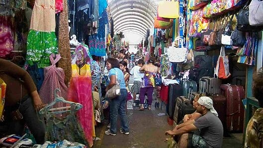 ¿Vuelos a Venezuela desde Cuba para el “turismo de compras”?