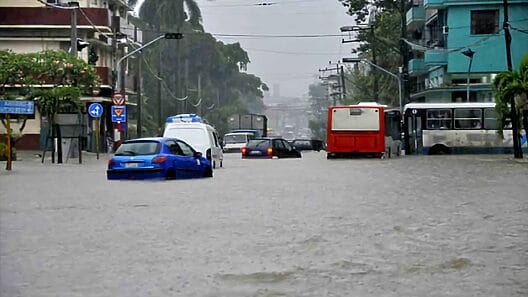 Alerta en región occidental de Cuba por fuertes tormentas y vientos