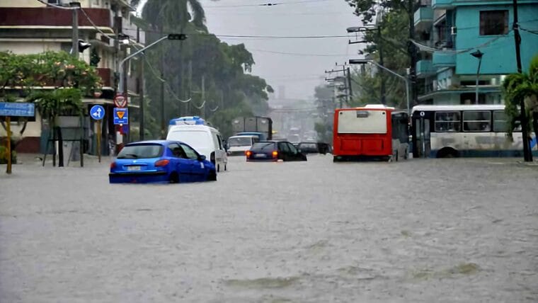 Alerta en región occidental de Cuba por fuertes tormentas y vientos