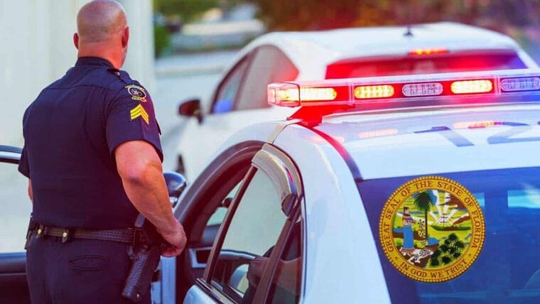Transportar a un indocumentado en Florida podría considerarse un delito