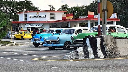 Limitan la venta de gasolina y diésel en Cuba. Esta es la lista de servicentros priorizados