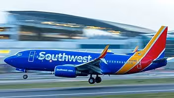 Atrasos en cientos de vuelos de aerolínea Southwest