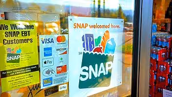 Cómo quedan los beneficios de SNAP tras negociar un nuevo techo de la deuda