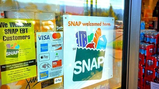 Cómo quedan los beneficios de SNAP tras negociar un nuevo techo de la deuda