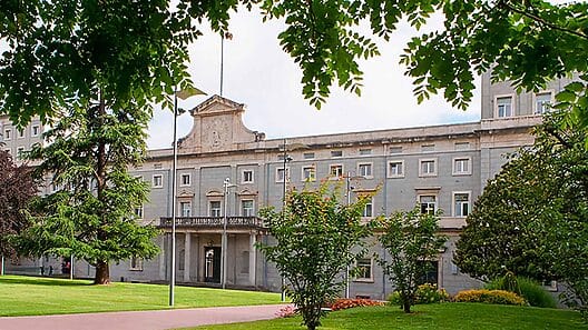Becas en España de la Universidad de Navarra