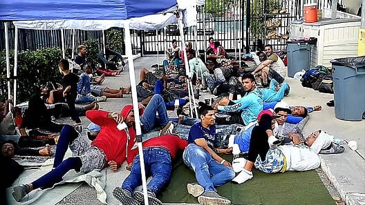 ¿Qué pasará con los inmigrantes en Florida tras aprobarse ley de DeSantis?