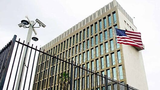 Más de 300 mil solicitudes de cubanos de “parole” a EE.UU están pendientes de revisión
