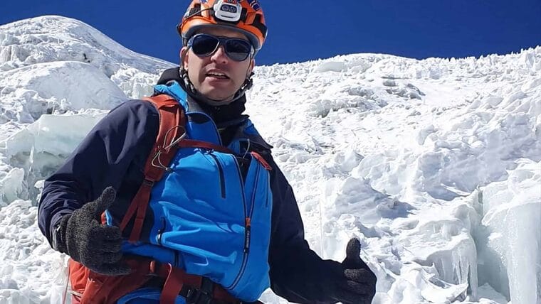 Alpinista cubano, a punto de tocar la cima del Monte Everest