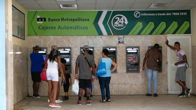 Escasez de efectivo en toda la isla: cubanos explotan en redes sociales