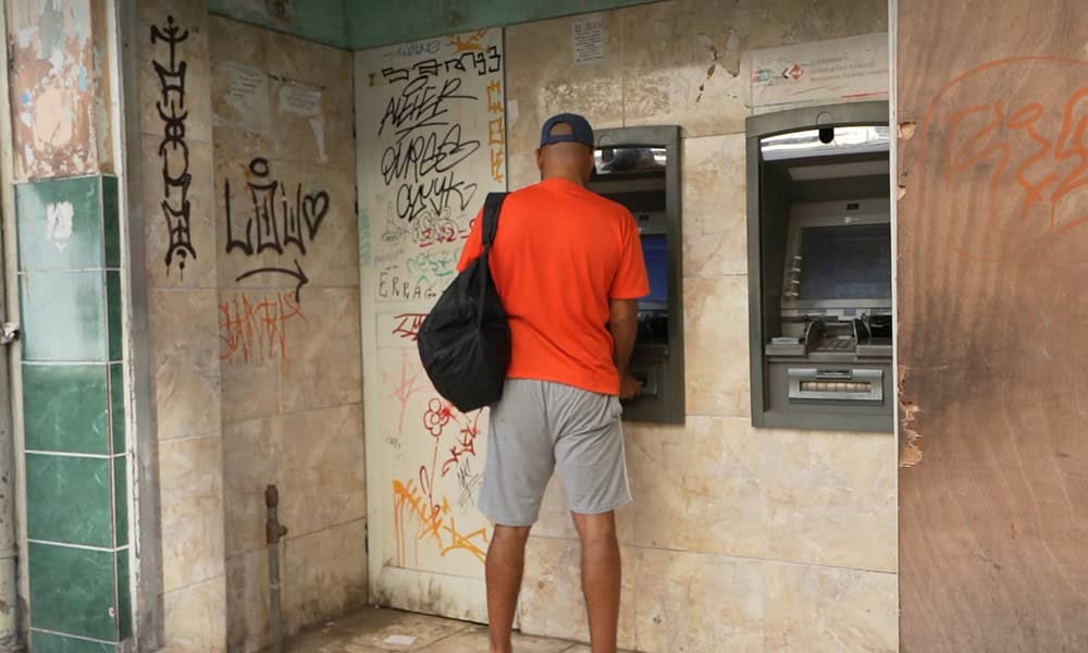 Havana is still without cash in an ATM