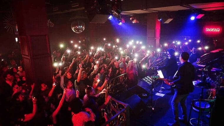 Cantautor cubano Carlos Varela ofrece un memorable concierto en Madrid