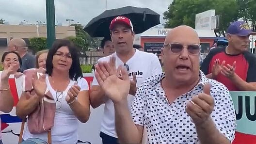 Cubanos con I-200A protestan en Miami: “Queremos ser libres aquí”