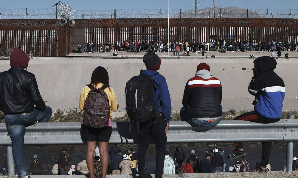Fala migracyjna między Meksykiem a Stanami Zjednoczonymi uruchamia alerty graniczne