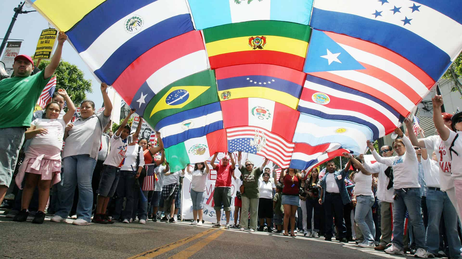 ¿De qué va el nuevo programa de reunificación familiar de EE.UU para latinos?
