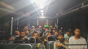 Expulsan a migrantes cubanos de Guatemala