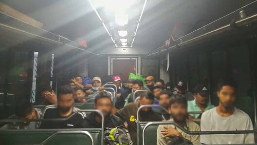 Expulsan a migrantes cubanos de Guatemala