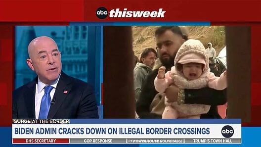 Expulsan a miles de migrantes en frontera sur, tras fin de Título 42