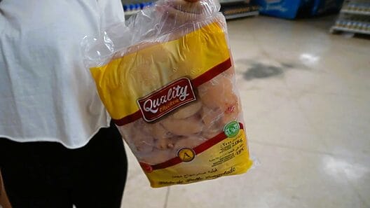 Cuba disminuye por toneladas la compra de pollo congelado a EE.UU