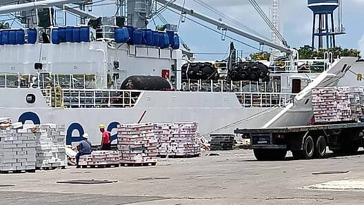 Dos meses sin recibir pollo en puertos cubanos: anuncian arribo de cargamento para ventas de mayo