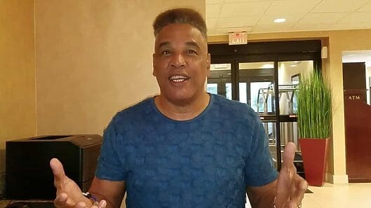 Víctor Mesa al centro de la polémica: ¿renta su casa en Cuba por cientos de dólares en Airbnb?