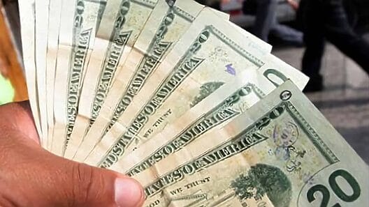 El dólar a $200 en el mercado informal cubano… y subiendo