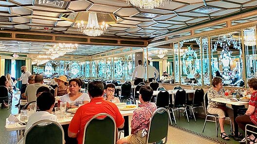 Guía Michelin recomienda restaurante cubano Versailles de Miami