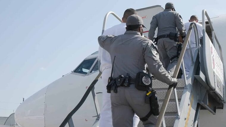 ¿Es posible revertir una deportación en Estados Unidos?