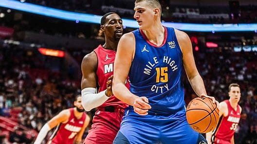Denver Nuggets inclina la balanza a su favor en finales de NBA