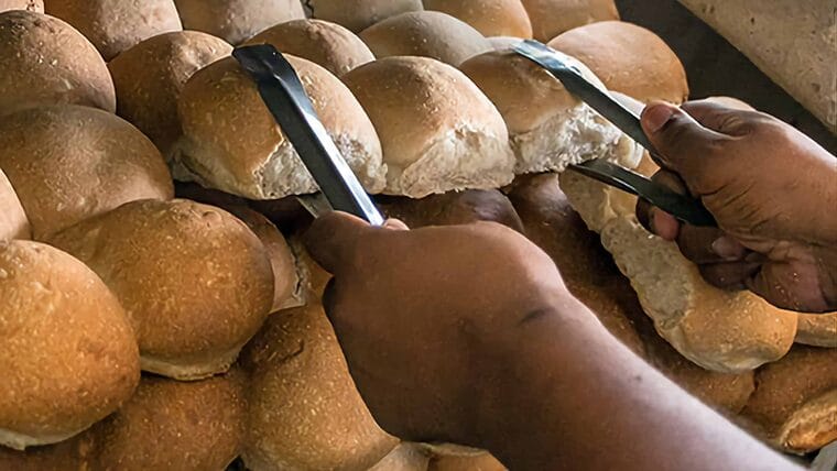Llega cargamento de harina: gobierno cubano promete estabilizar la entrega de pan