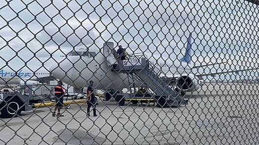 Tercer vuelo desde EE.UU llega a Cuba con 36 cubanos deportados: la mayoría de la frontera sur